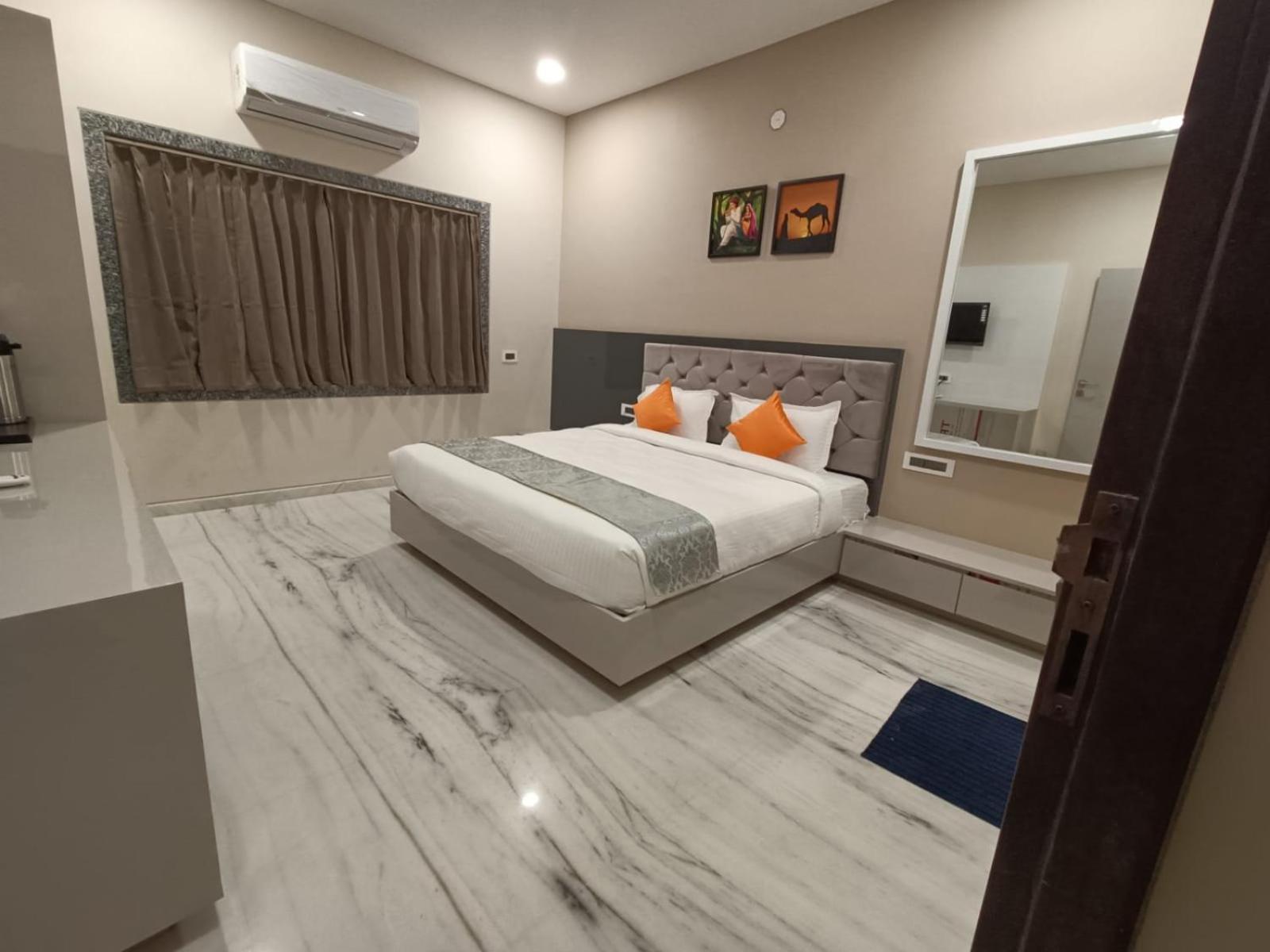 Hotel Shri Anand Dham, Nathdwara - 125 Meters Away From The Temple Zimmer foto